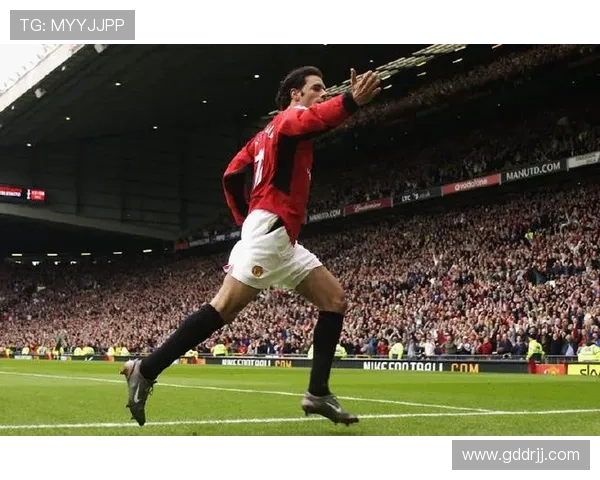 现代足球格局中从历史荣光到重建路解读曼联俱乐部发展与未来愿景