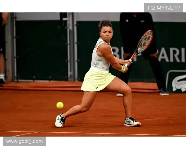 网球大满贯赛事激烈角逐 新星崭露头角老将再创辉煌