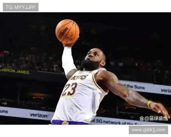 詹姆斯再度刷新历史纪录 湖人险胜勇士巅峰对决点燃全场激情