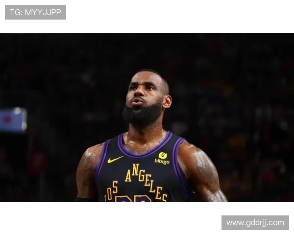 詹姆斯超越历史得分王记录 勇士队逆转火箭迎来六连胜