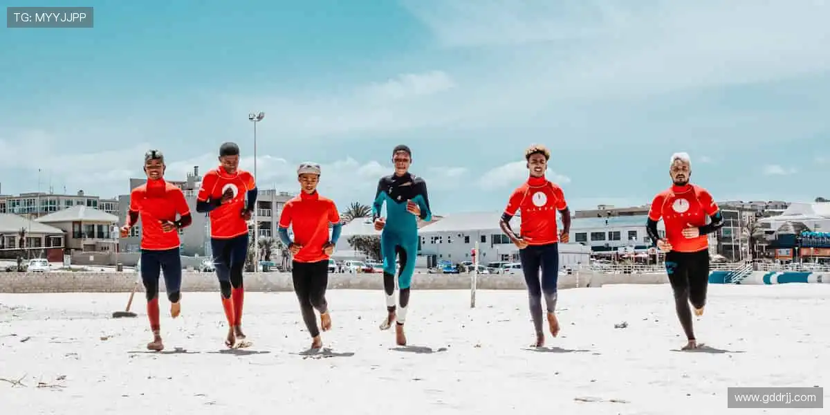 💻实时互动，弹幕与呐喊同频共振！📸